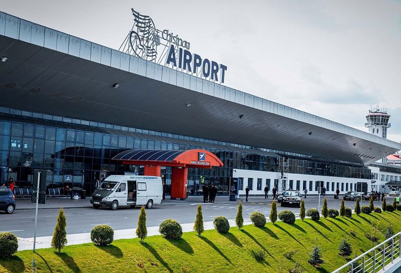 Alertă falsă cu bombă la Aeroportul Internațional Chișinău, înainte de venirea liderilor europeni. Poliția: „Am anticipat astfel de scenarii”
